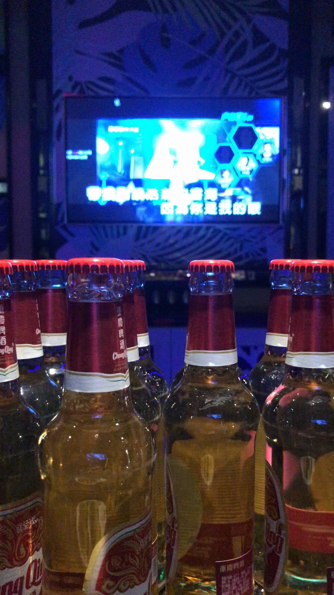 重庆KTV广招各位漂亮小姐姐，日结